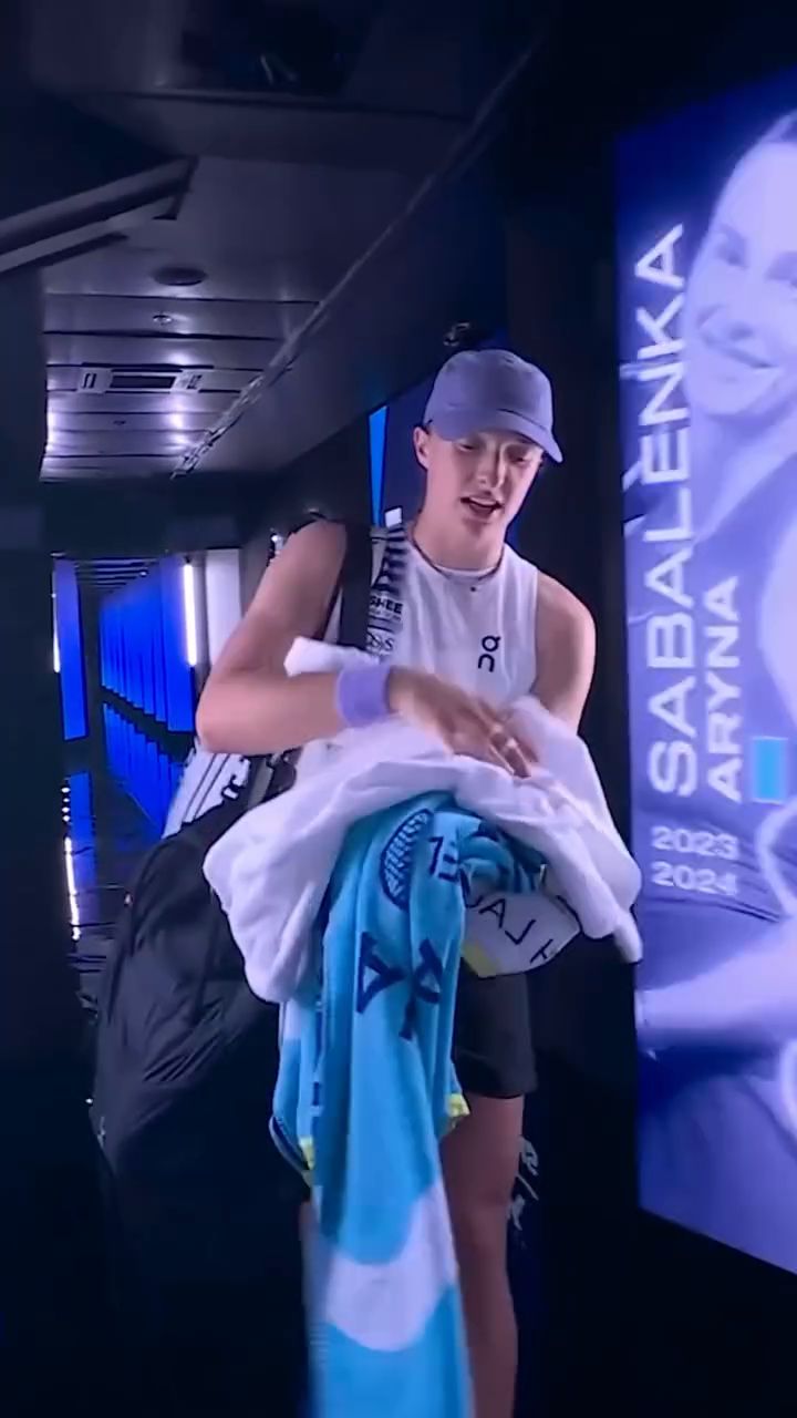 Iga Świątek z nowymi ręcznikami do kolekcji