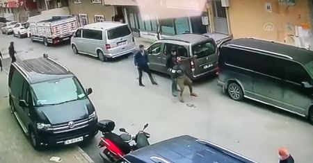 Wyrywane drzewa z korzeniami, zerwane dachy i ofiary śmiertelne. Potężne wichury w Turcji