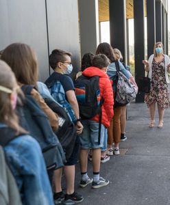 Szczepienia dzieci na COVID. Dziś ważna decyzja rządu. Specjalna konferencja Niedzielskiego, Dworczyka i Czarnka