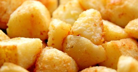 Ten składnik zmienia wszystko. Zawsze chrupiące pieczone ziemniaki