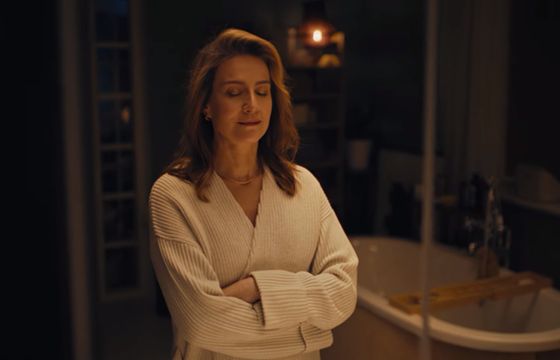 Maja Ostaszewska uczy, jak wykorzystać czas dla siebie w reklamie Rossmanna