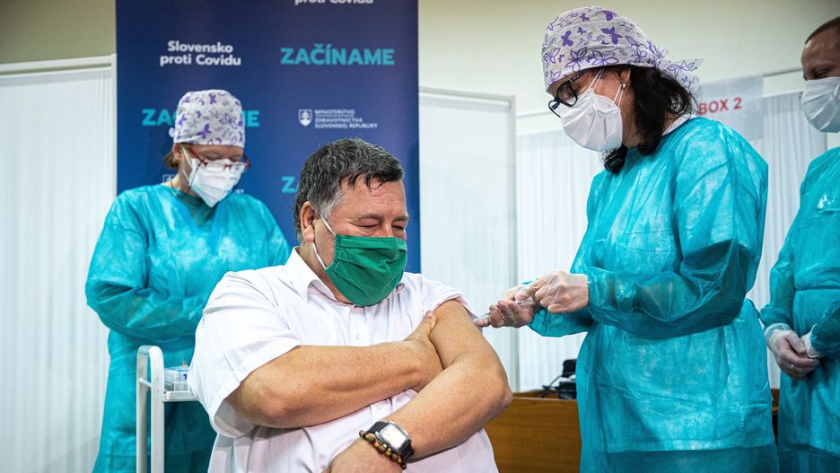 Szczepionka na COVID-19 w Europie. Są pierwsi zaszczepieni