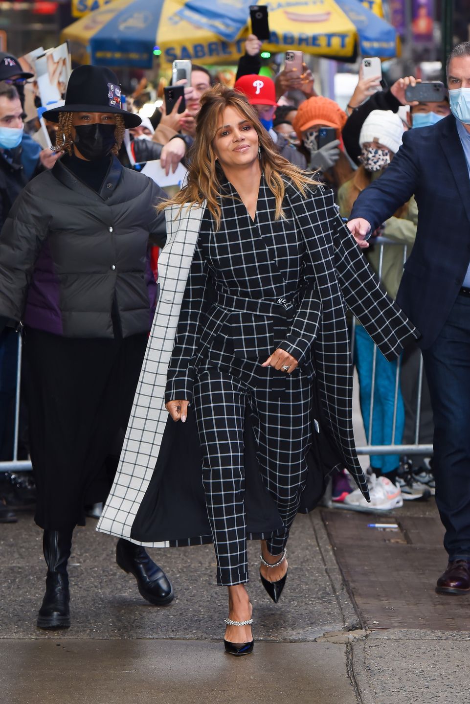 Halle Berry w trzech stylizacjach