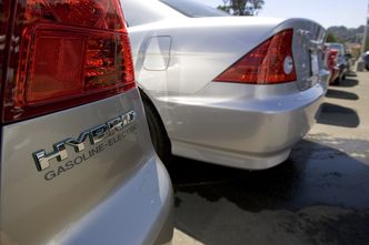 Hybrydy zwiększają udział w rynku. Po raz pierwszy wyprzedziły Diesla