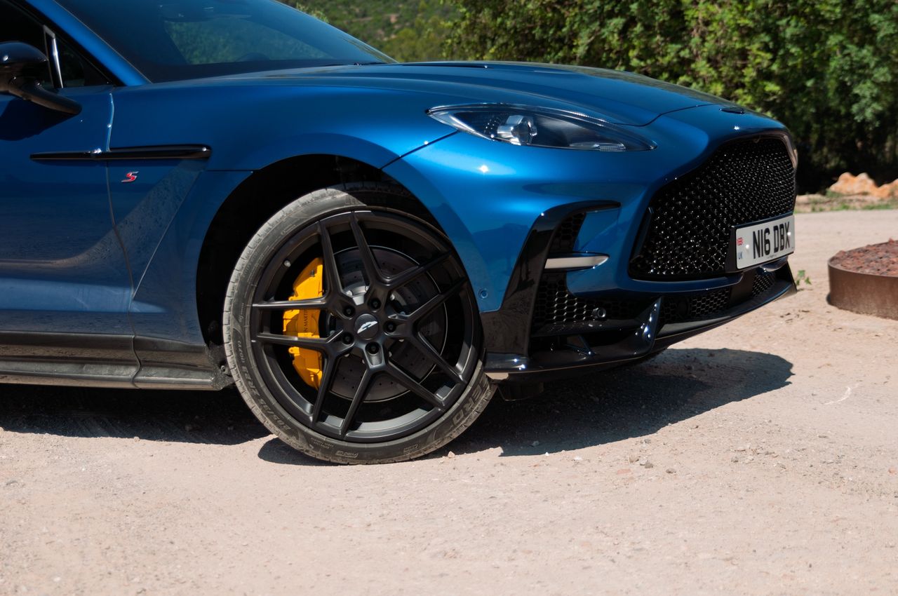 Aston Martin DBX S (2025)