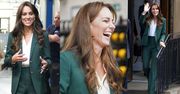 Kate Middleton w zielonym garniturze zaraża uśmiechem, odwiedzając fabrykę tekstyliów (ZDJĘCIA)