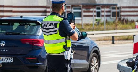 Kierowcy wpadali jeden po drugim. Policja wystawiła 715 mandatów