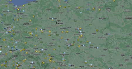 Tajemnicze obiekty nad Warszawą. Widać je, chociaż ich nie ma