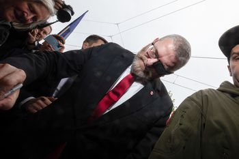 Strajk uratował Brauna. Media: Korespondencja utknęła