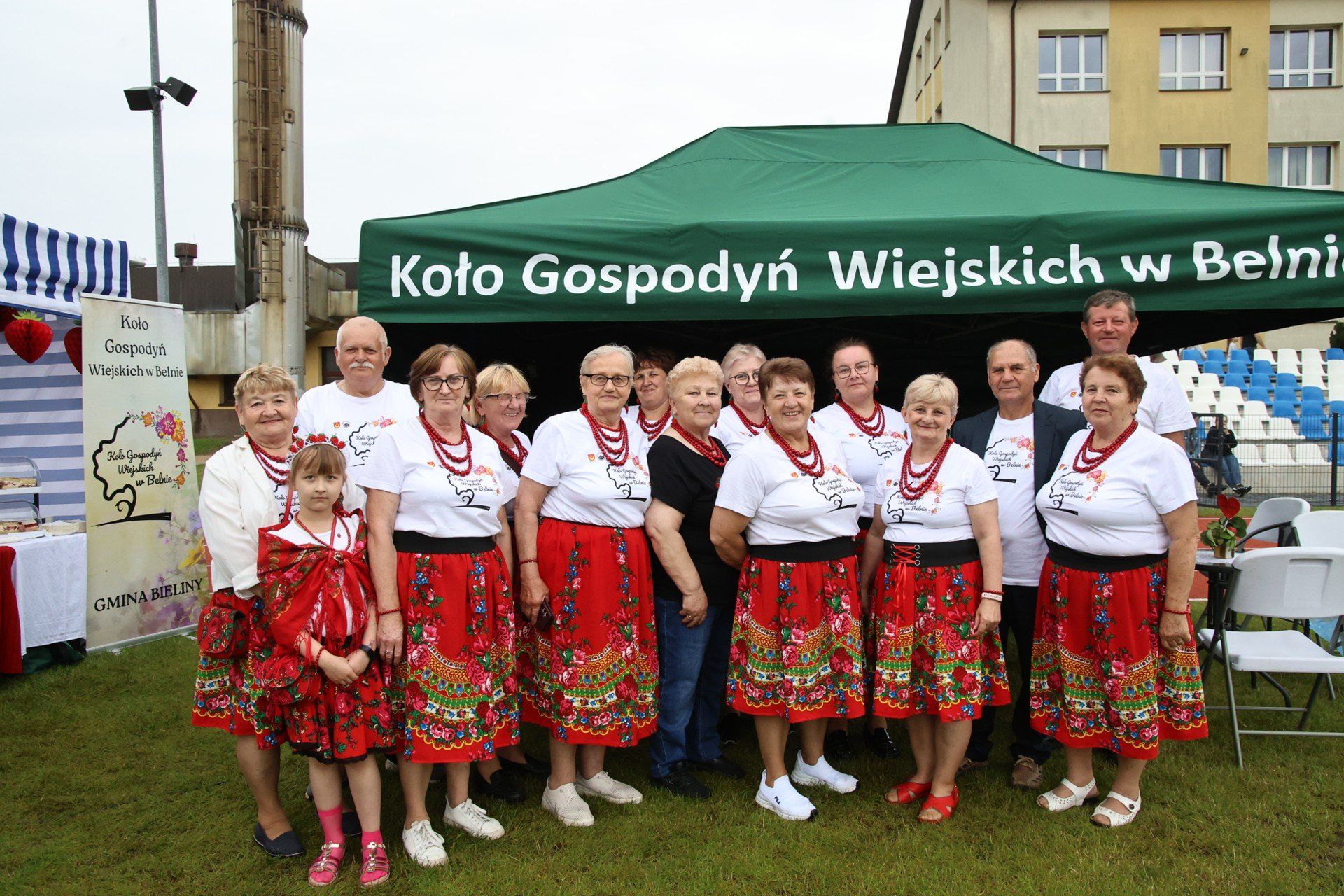 Panie i panowie z Koła Gospodyń Wiejskich w Belnie