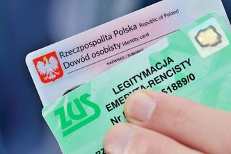 380 tys. emerytów i rencistów ma już  mLegitymację