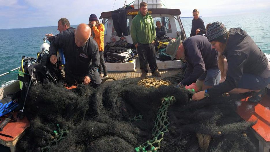 NARC najczęściej z dna wyciąga siatki rybackie 