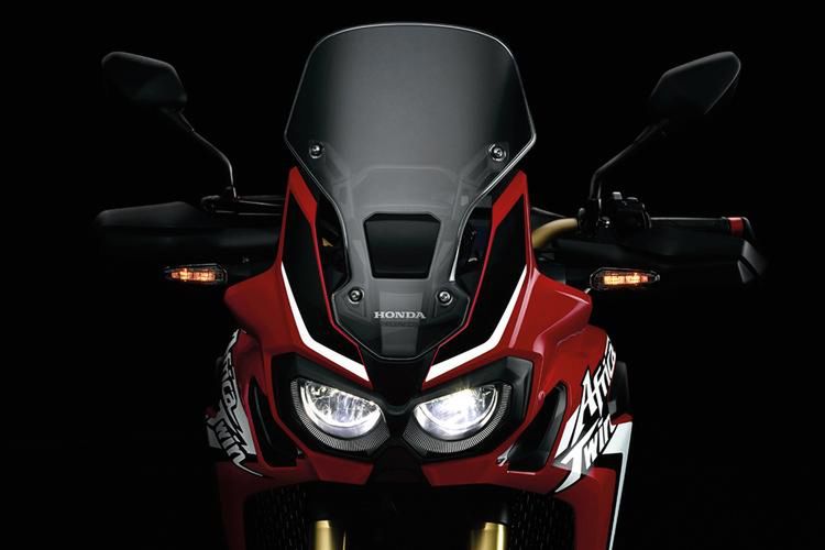 Nowa Honda Africa Twin posiadająca zintegrowane światła pozycyjne z kierunkowskazami