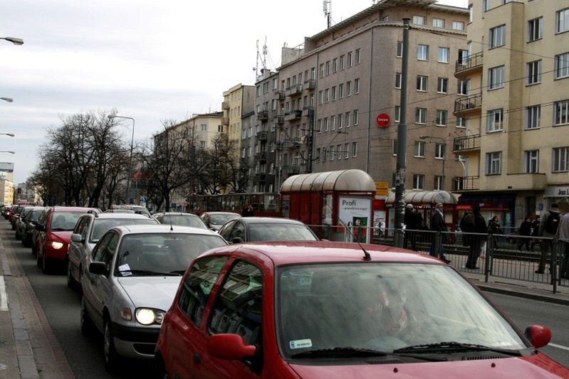 Zwężenie ulic Rakowieckiej i Madalińskiego, zamknięcie Obornickiej