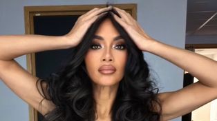 Nicole Scherzinger kusi idealnym brzuchem, a chwilę później pokazuje... POPARZONĄ NOGĘ! "To, co widzą vs. to, czego nie widzą" (FOTO)