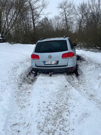 Gniezno: Policyjny pościg przez dwa powiaty. 47-latek kradł samochody i uciekał służbom — trafił do aresztu