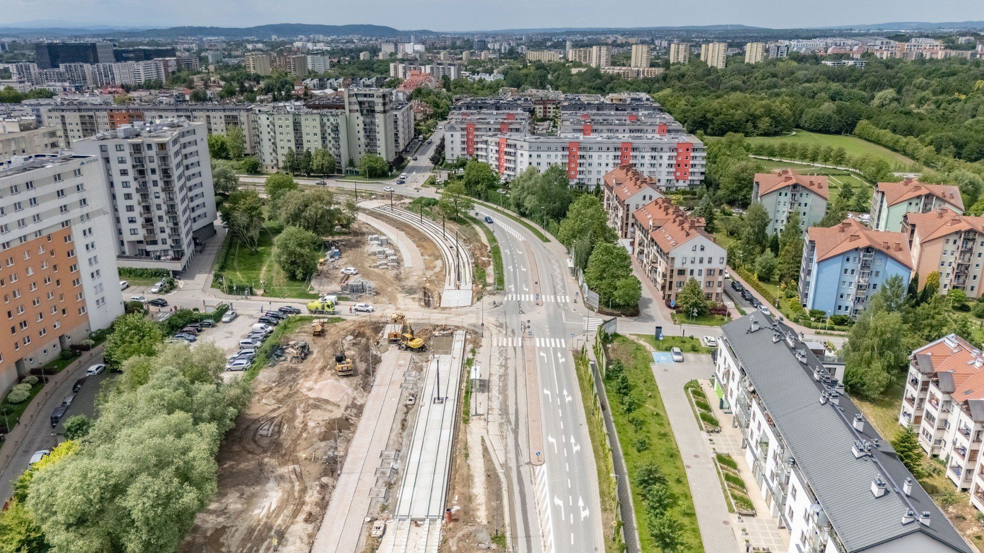 Zdjęcia od pętli w Mistrzejowicach po rondo Polsadu. A czek nas jeszcze rozkopanie skrzyżowania przy ul. Mogilskiej