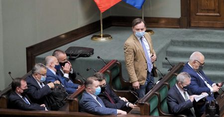 Kariera Jacka Sasina. "Wyborcza": to "szafarz posad"