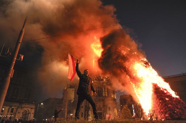 I miejsce, zdjęcie pojedyncze, wydarzenie. Jury przewodniczył Tadeusz Rolke – artysta fotografik, prekursor polskiej fotografii reportażowej. Pozostali członkowie to Anna Beata Bohdziewicz, Marek Grygiel, Waldemar Kompała oraz Tomasz Tomaszewski.