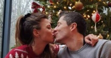 Całuśni Anna i Robert Lewandowscy życzą fanom wesołych świąt (FOTO)