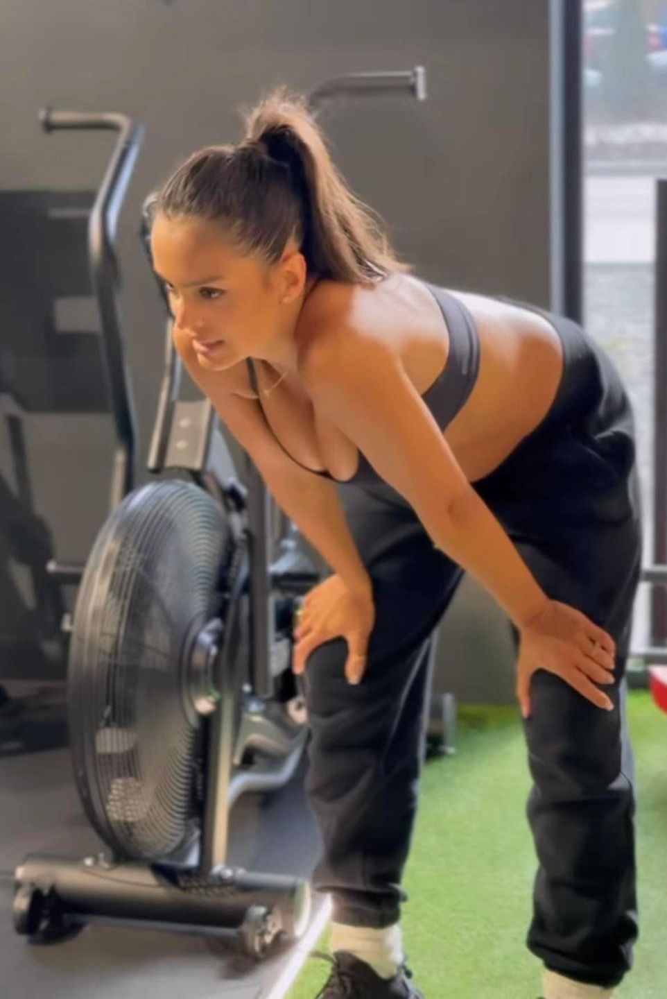 Klaudia El Dursi odsłania ciążowe krągłości podczas treningu 