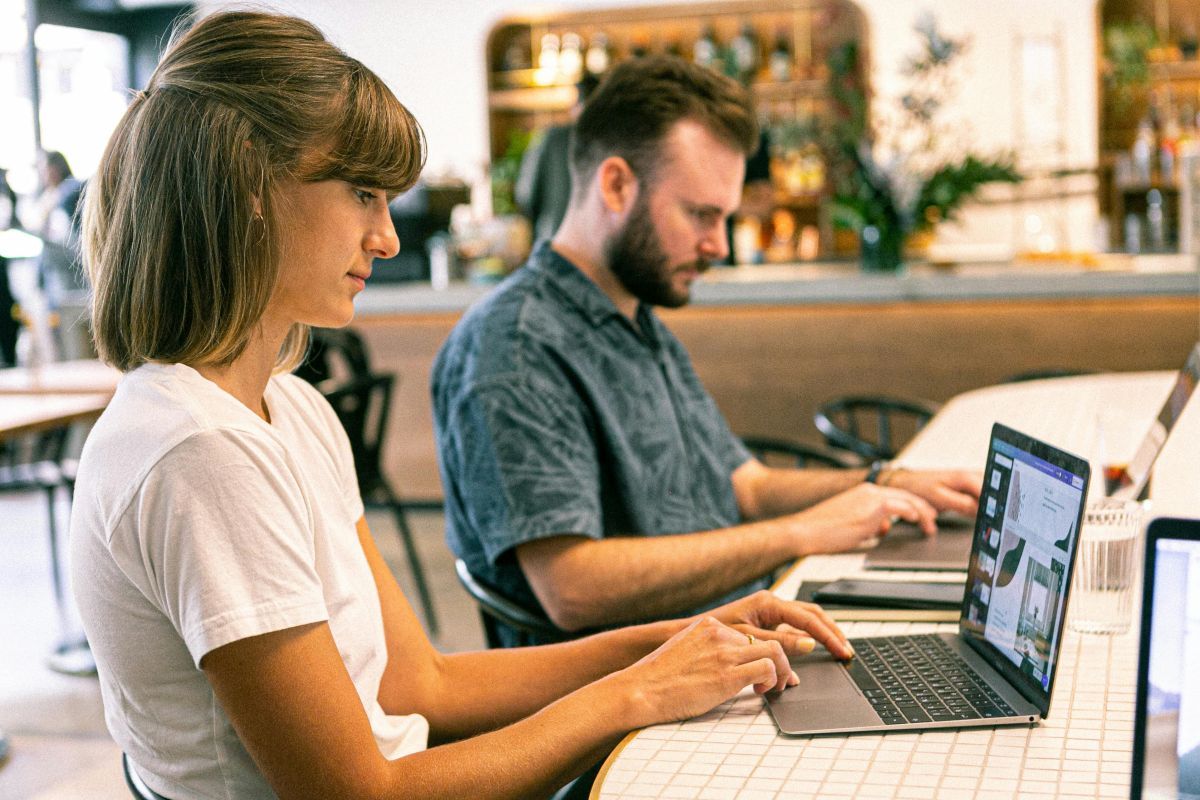 Właściciele lokali coraz częściej zakazują korzystania z laptopów