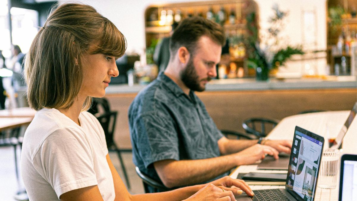 Właściciele lokali coraz częściej zakazują korzystania z laptopów