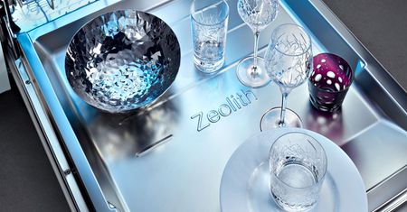 Zmywarka z funkcją Zeolith – jak działa suszenie zeolitowe i dlaczego jest lepsze?