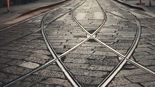 Miliony w łapówkach i cień polityki. Śledztwo ws. tramwajowych przetargów nabiera tempa