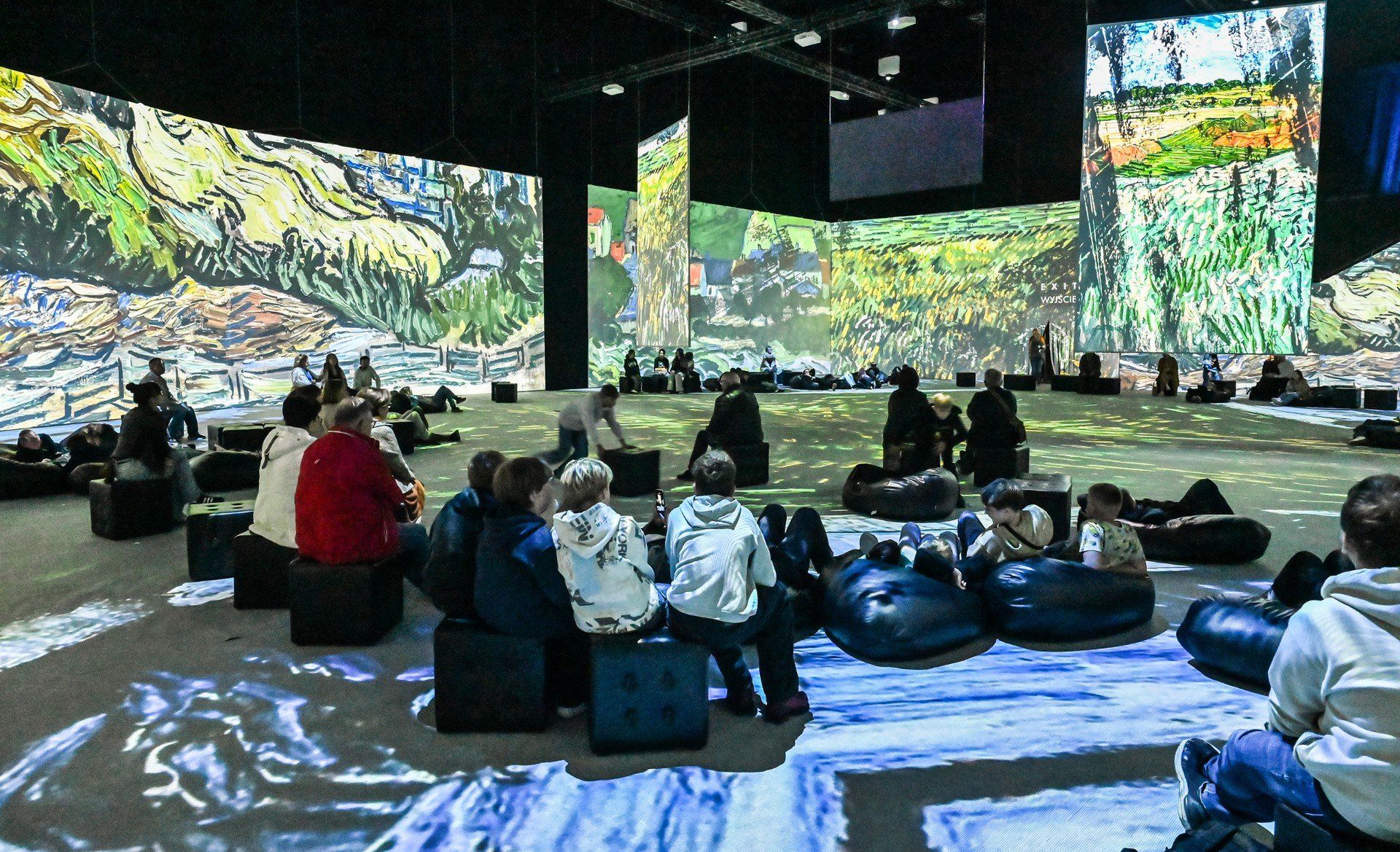 Największe wrażenie na zwiedzających robi wystawa immersyjna.