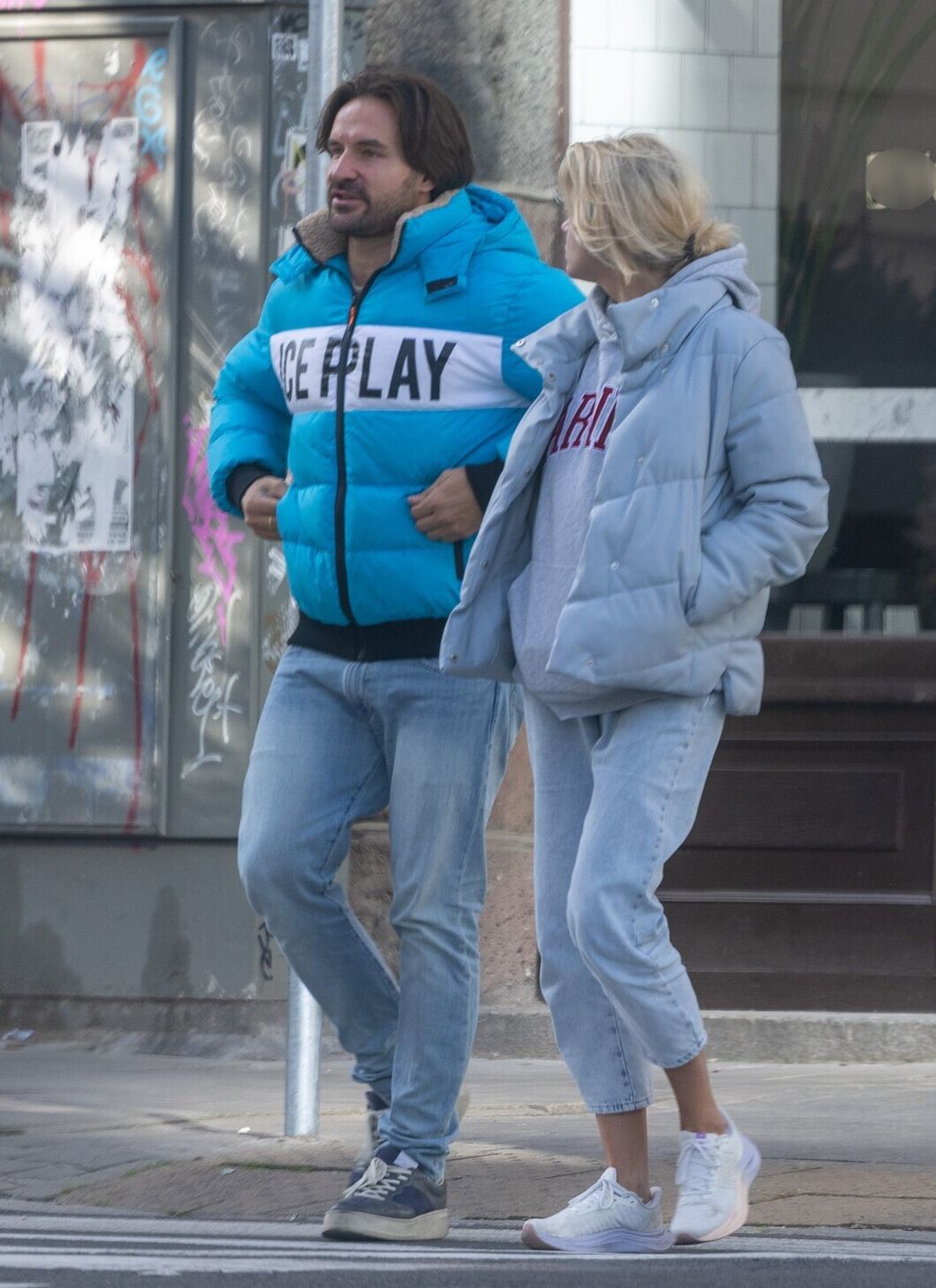 Piotr Stramowski "przyłapany" z ukochaną na mieście