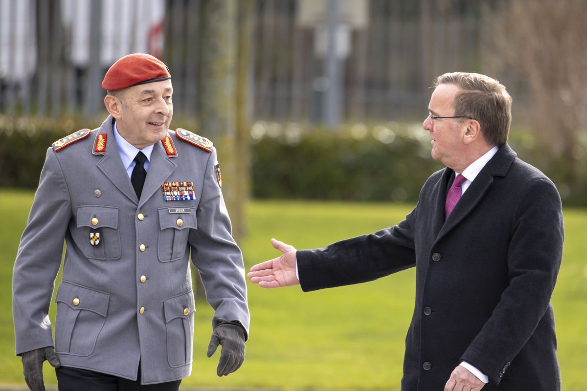 Generalny Inspektor Bunderwehry generał Carsten Breuer i minister obrony Niemiec Boris Pistorius 