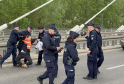 Zaczęło się z samego rana. Kordony policji na mostach w Warszawie