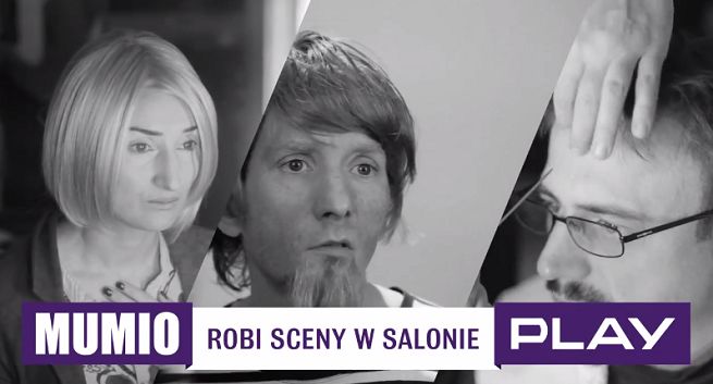 Internauci krytykują sceny Mumio w salonie Play (wideo)