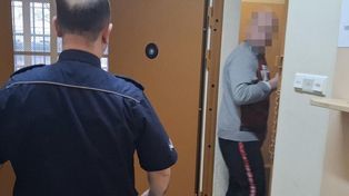 Lębork: Zamiast oddać auto koleżance, razem z kumplem jeździł nim po alkoholu i narkotykach. Policję wezwała ochrona