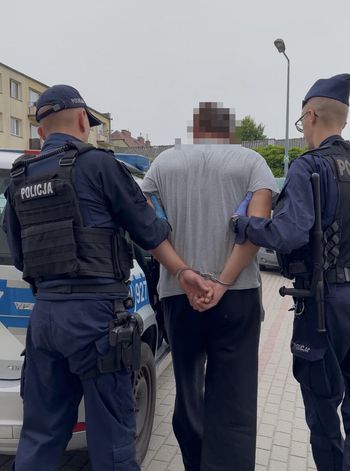 Tragiczne skutki pobicia w centrum Bytowa. Trzech mężczyzn aresztowanych, ofiara nie żyje