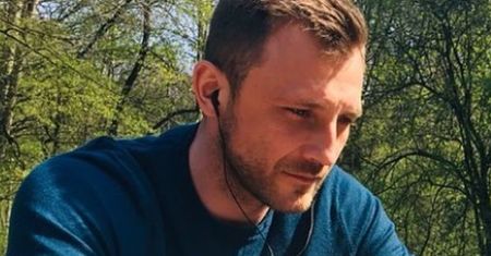 Kamil Nożyński świętuje powrót do rapu przy piwku: "Idzie nowe"