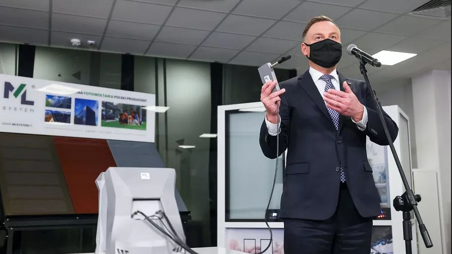 Andrzej Duda zachwalał urządzenie ML System w 2021 roku 