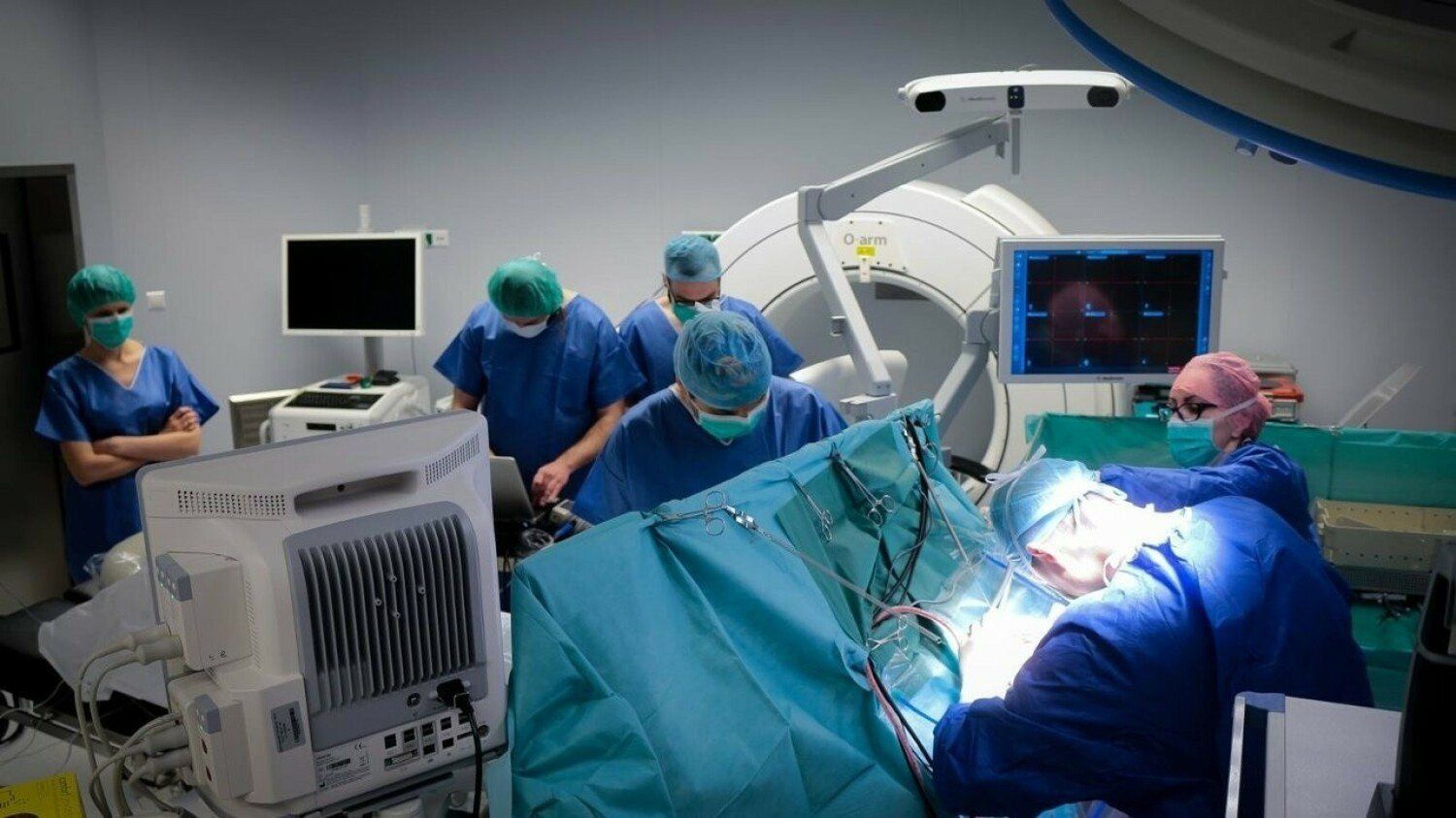 Guz mózgu. Takie są jego pierwsze objawy. Bądź czujny na te symptomy