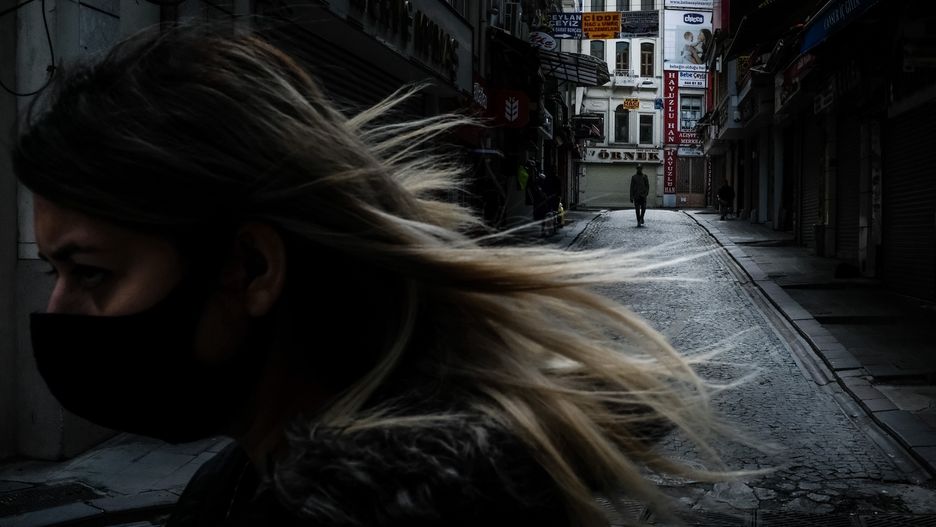 Catcalling to nie komplement. Jak reagować na wulgarne zaczepki?