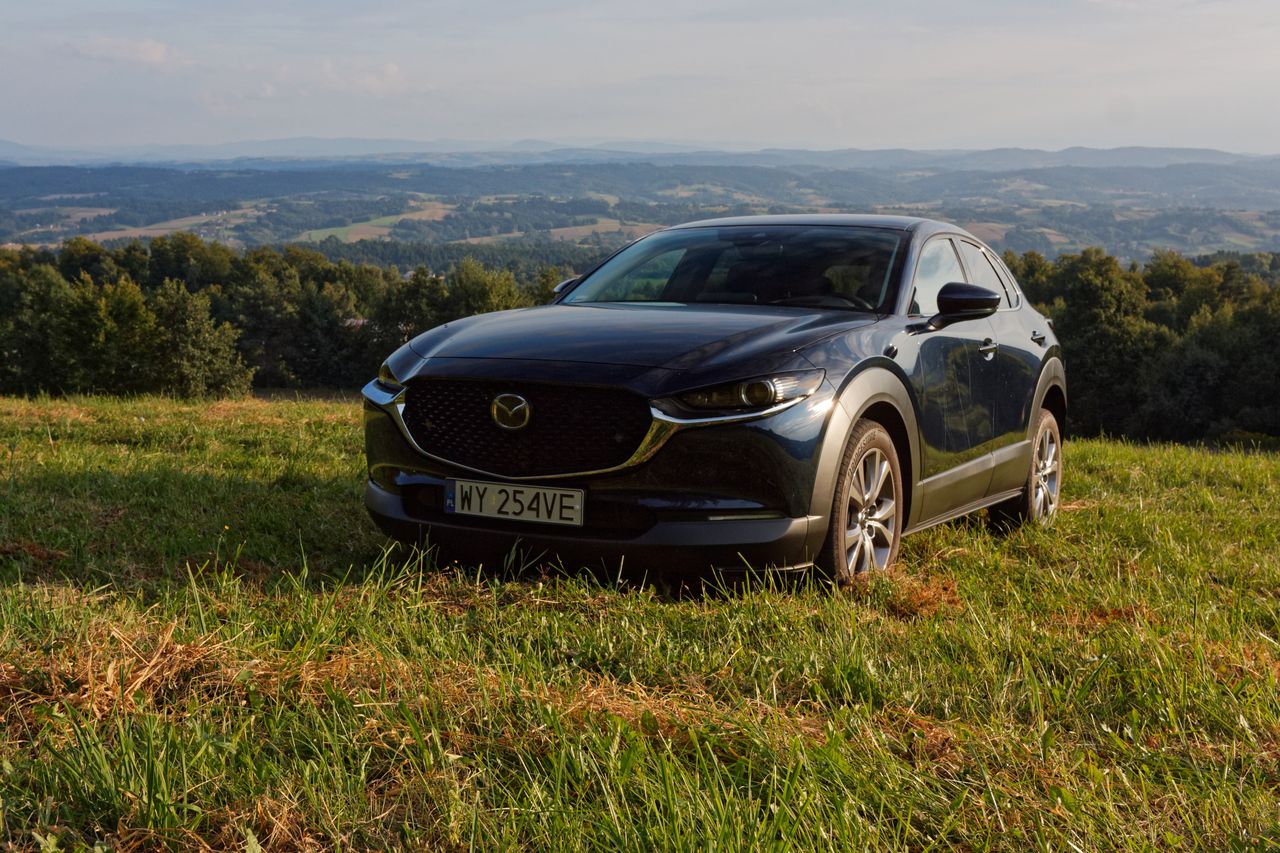 Test: Mazda CX-30 e-Skyactiv X. Inżynierowie przegrywają z wygodą