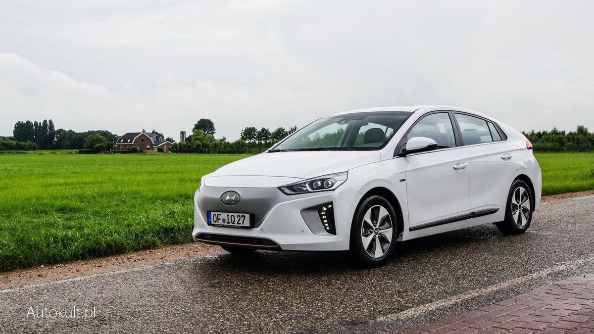 Hyundai Ioniq Electric "pali" najmniej. Jego ceny zaczynają się od 157 500 zł