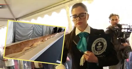 Francuscy piekarze pobili rekord Guinnessa. Upiekli najdłuższą bagietkę na świecie