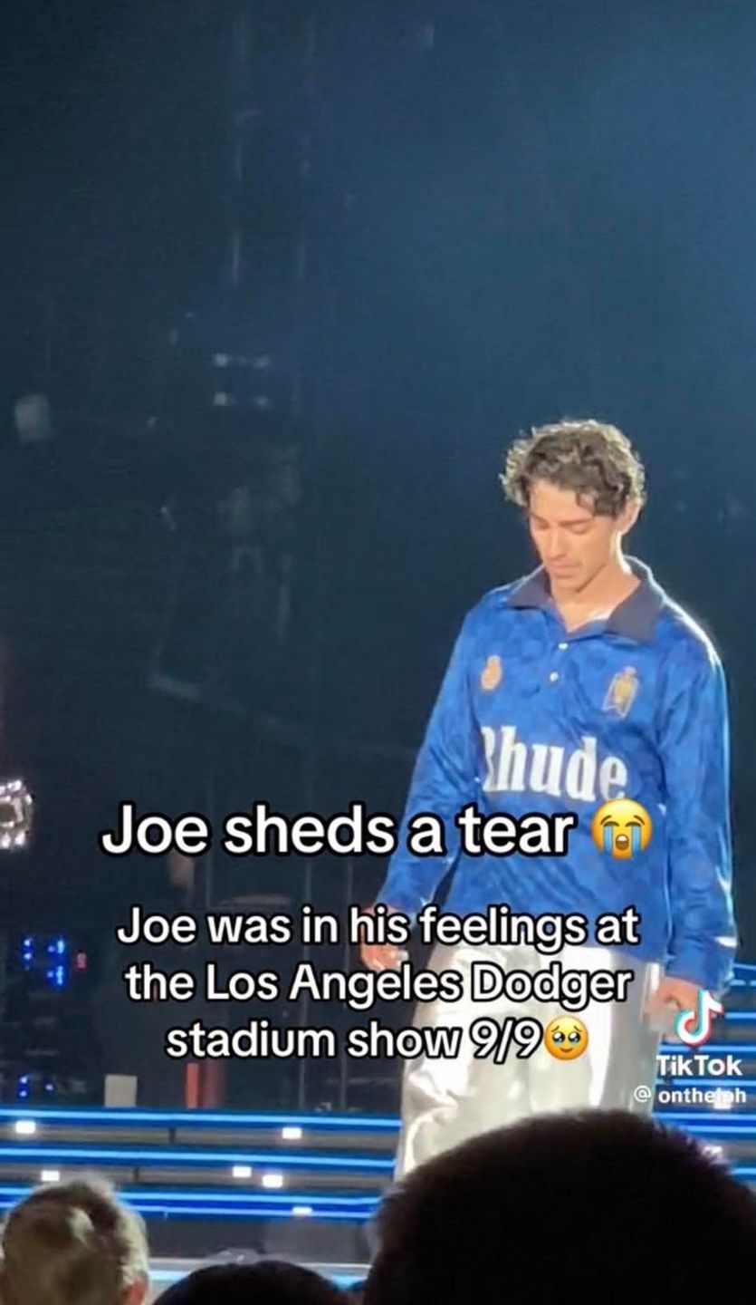 Joe Jonas płacze na koncercie