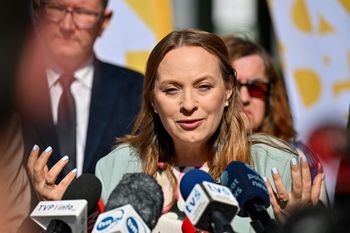 "Za ścianą hotel dom publiczny". Minister grzmi ws. najmu