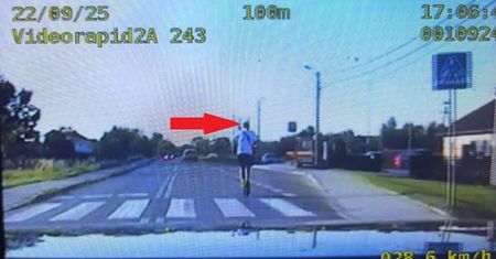 14-latek uciekał przed policją na hulajnodze. Teraz ma kłopoty