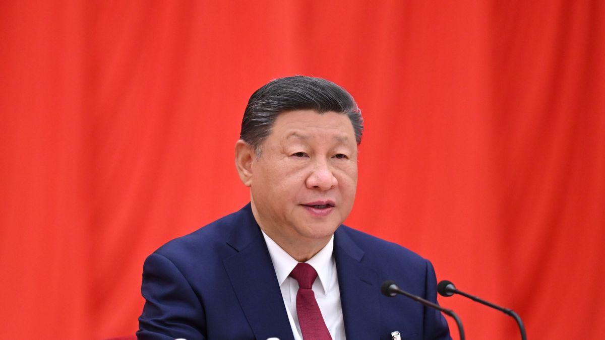 Chinese President Xi Jinping addressing the fourth plenary session of the 20th CPC Central Committee in Beijing, China, 23 October 2025. The 20th Central Committee of the CPC convened its fourth plenary session in Beijing from Monday to Thursday. EPA/XINHUA / Ding Haitao CHINA OUT / UK AND IRELAND OUT / MANDATORY CREDIT EDITORIAL USE ONLY Dostawca: PAP/EPA.