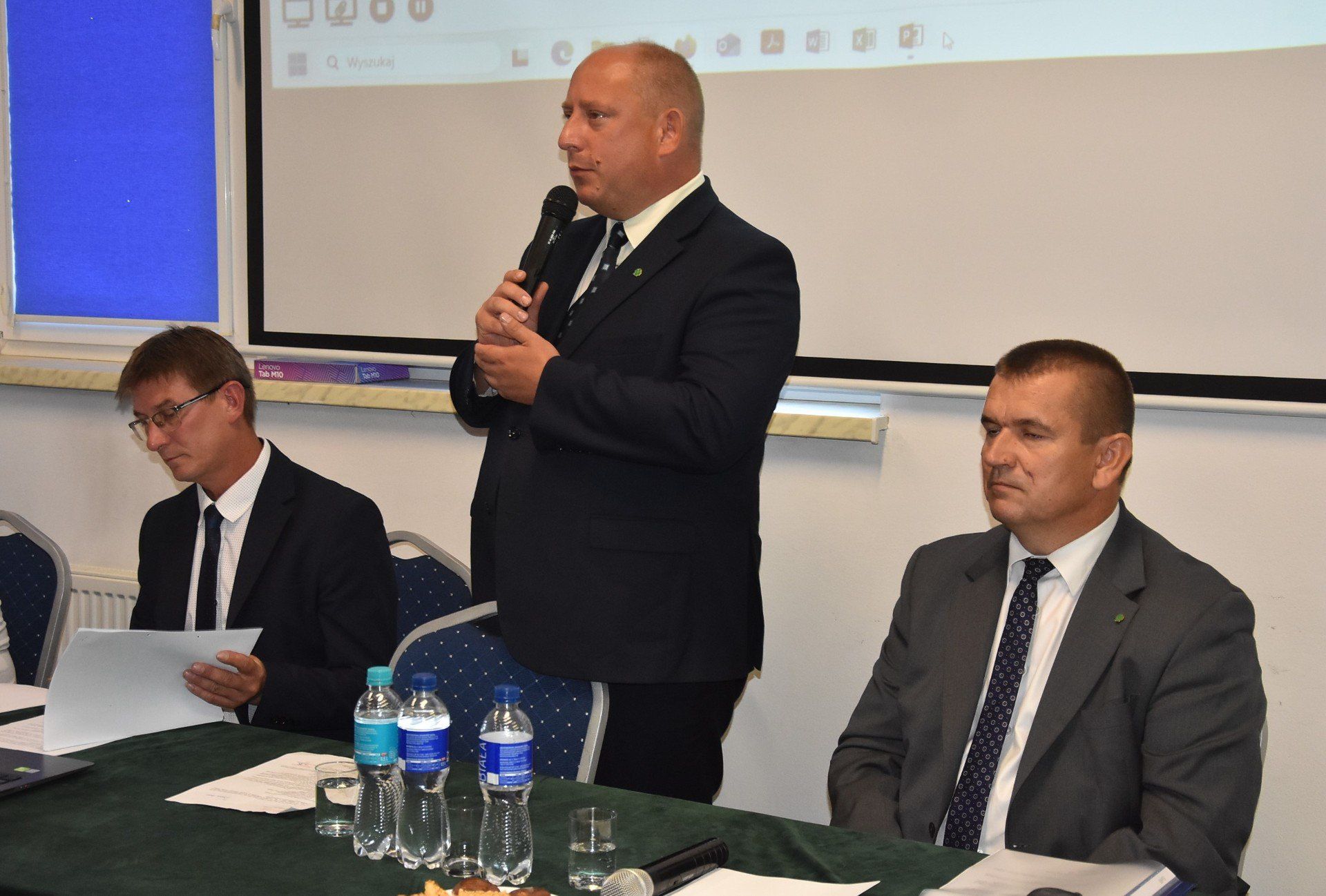 Wojewoda Krzysztof J. Klęczar ogłosił przekazanie gruntow Skarbu Państwa gminie Radziemice