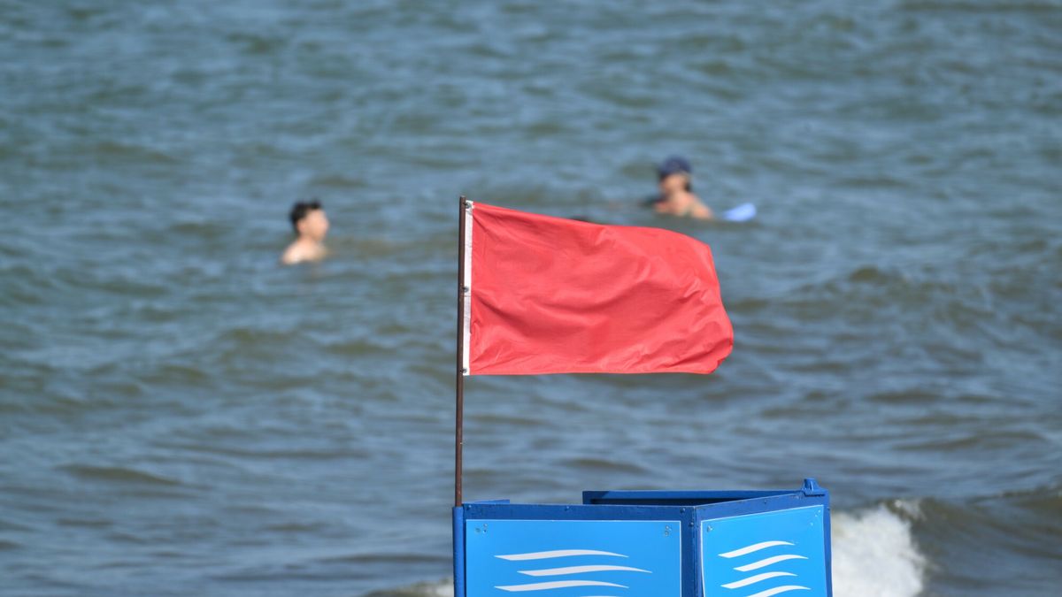 Zachodniopomorskie: zakaz kąpieli nad Bałtykiem w jeziorach. Zdj. ilustracyjne