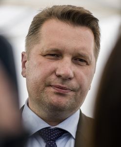 Dyrektor zakazał błyskawic. Łódzkie liceum w kryzysie. "Czarnek zepsuł nam szkołę"